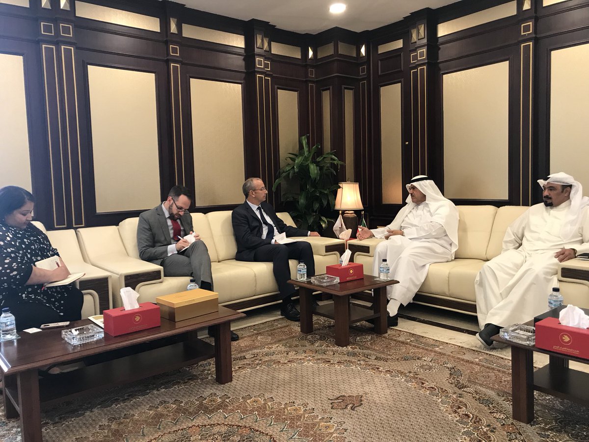 رئيس الطيران المدني يبحث التعاون المشترك مع السفير البريطاني