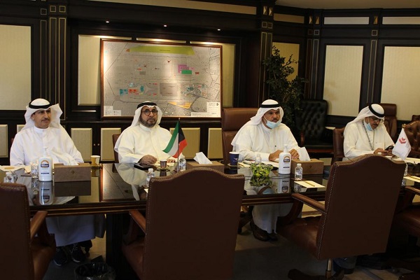 اللجنة العليا لإعادة تشغيل الرحلات التجارية في مطار الكويت الدولي تبحث مستجدات إجراءات التشغيل التجاري