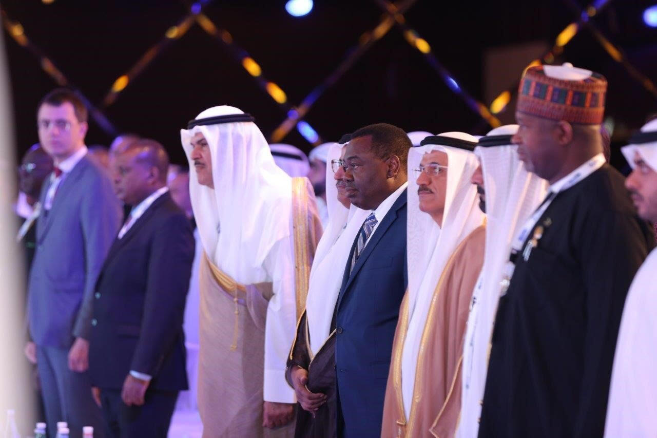 الطيران المدني يشارك بالقمة العالمية للاستثمار في قطاع الطيران بدبي