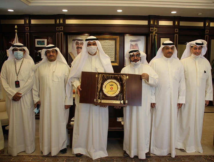 Civil Aviation Honors Sheikh/ Salman Al-Sabah for his Efforts in Developing the Air-Transport Sector Over 4-Year Period
